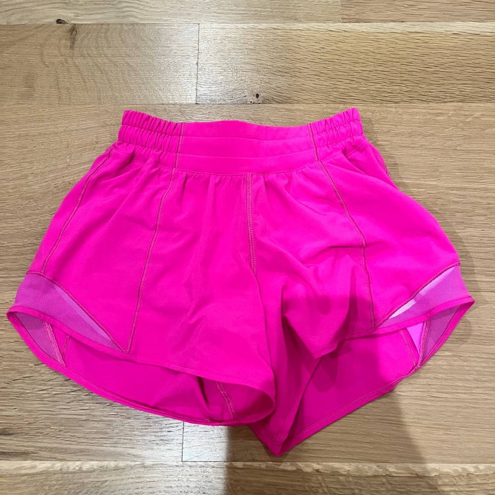 Lululemon hotty hot shorts size 0 hot pink